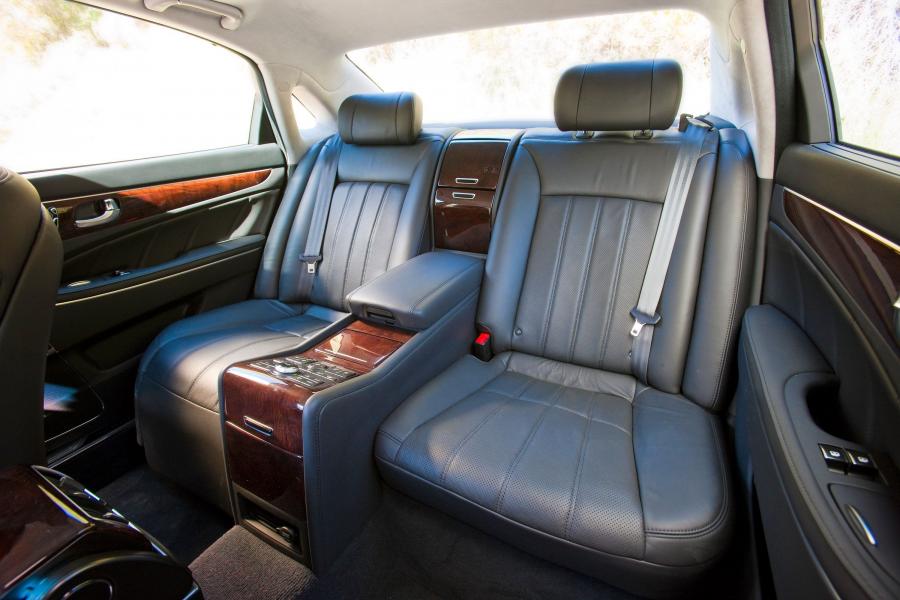  Hyundai Equus 2011 года  (фото 15 из 21)